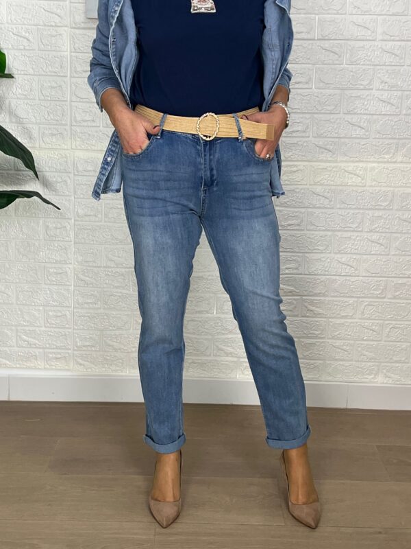 JEANS MOMFIT CINTURÓN